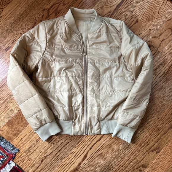 Lulu Lemon Size 12 Light gold reversible Bomber jacket - Picture 1 of 5